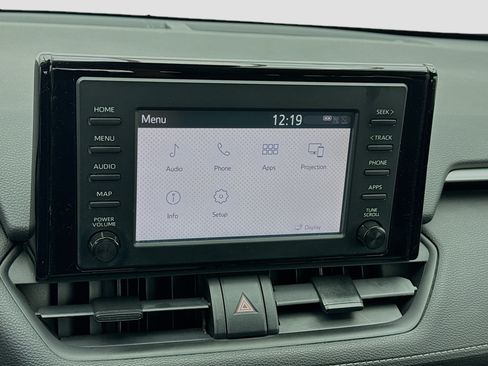 Used 2019 Toyota RAV4 XLE w/ Carpet Mat Package FWD image 9