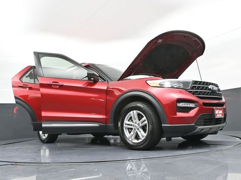 Used 2024 Ford Explorer XLT w/ Equipment Group 202A image 44