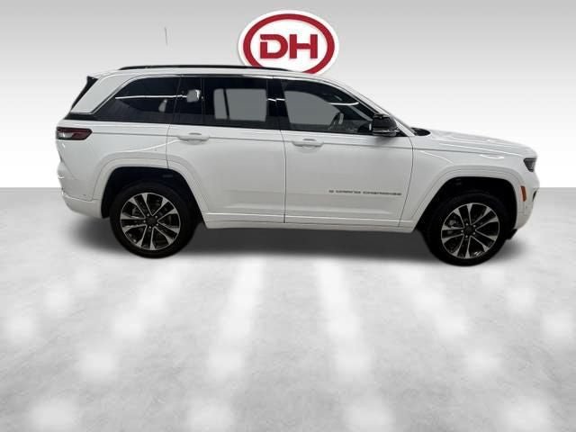 Used 2025 Jeep Grand Cherokee Overland w/ Adv Protech Group III AWD/4WD image 2