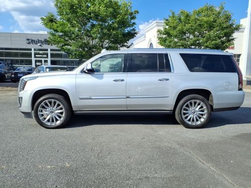 Used 2016 Cadillac Escalade ESV Premium AWD/4WD image 3