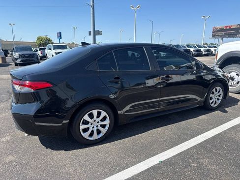 Used 2024 Toyota Corolla LE FWD image 2