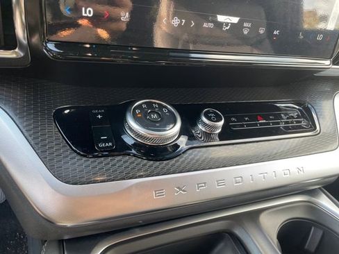 New 2025 Ford Expedition Platinum w/ Stealth Performance Package image 24