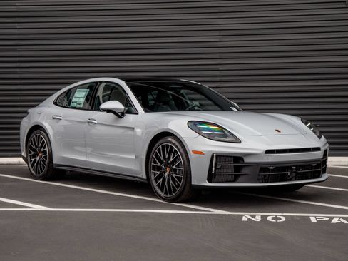 New 2026 Porsche Panamera RWD image 9