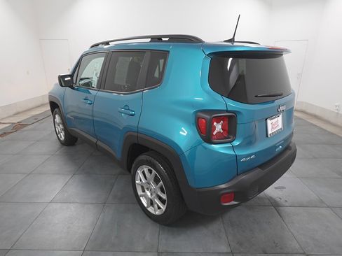 Used 2022 Jeep Renegade Latitude w/ Convenience Group image 3