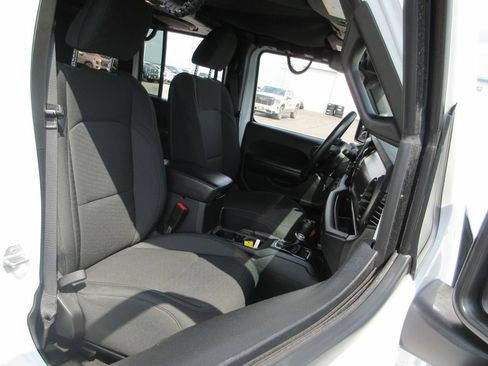 Used 2019 Jeep Wrangler Unlimited Sport S AWD/4WD image 17