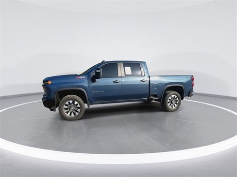 Used 2024 Chevrolet Silverado 2500 Custom w/ Custom Value Package image 6
