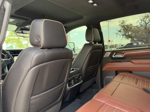 Used 2024 GMC Sierra 3500 Denali Ultimate AWD/4WD image 25