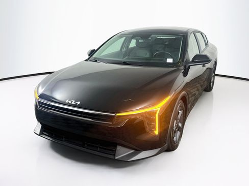 Used 2025 Kia K4 FWD image 3