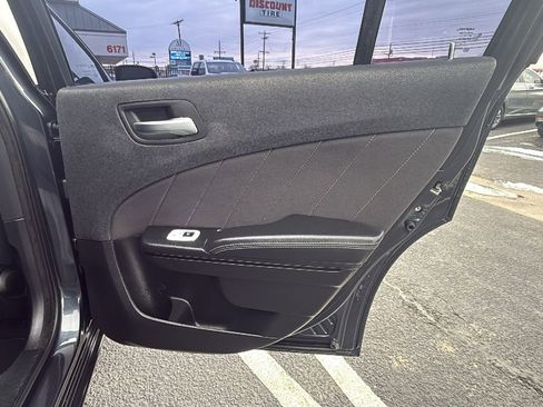 Used 2019 Dodge Charger SXT w/ Blacktop Package image 15