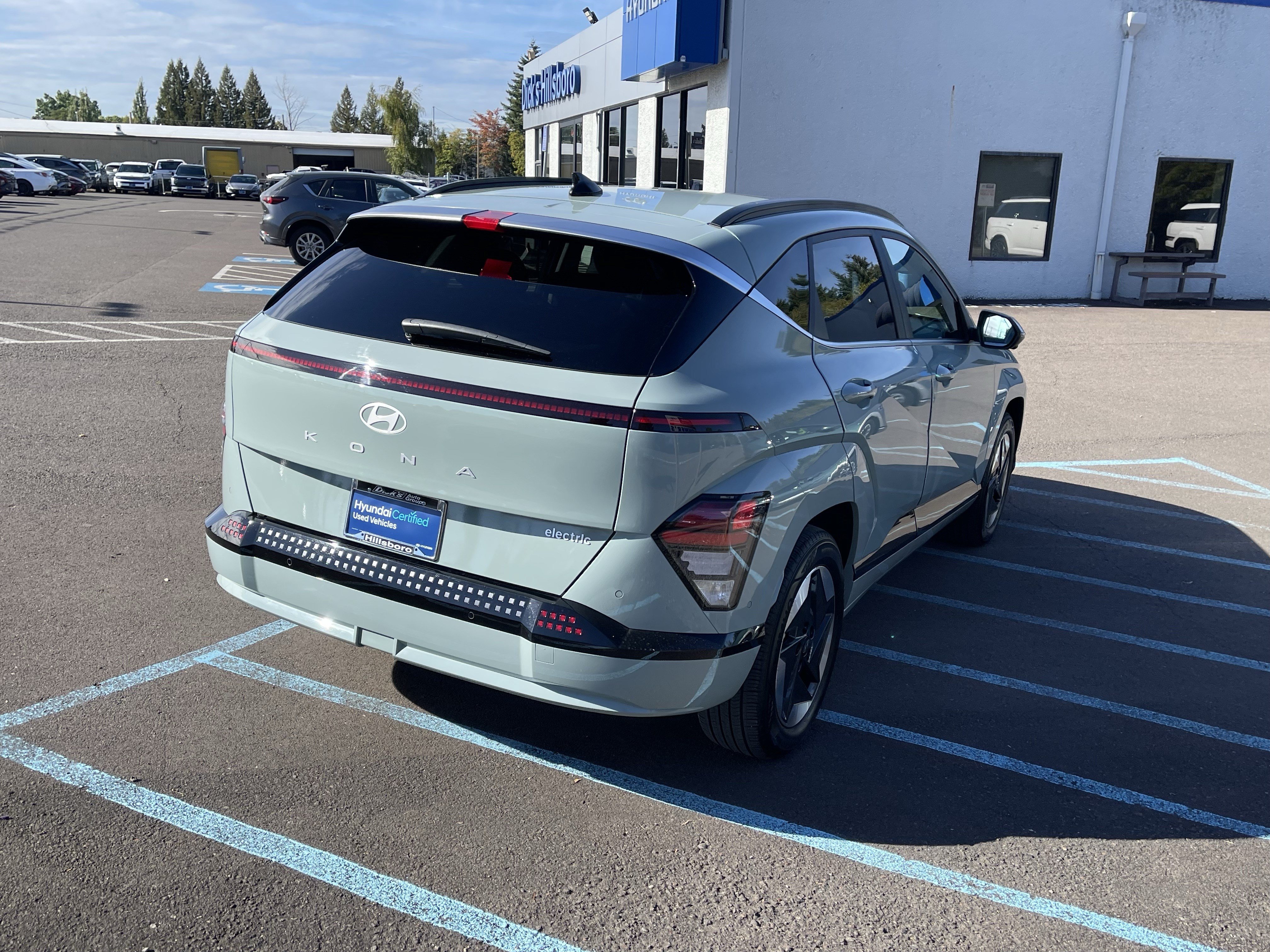Certified 2025 Hyundai Kona Limited FWD image 5