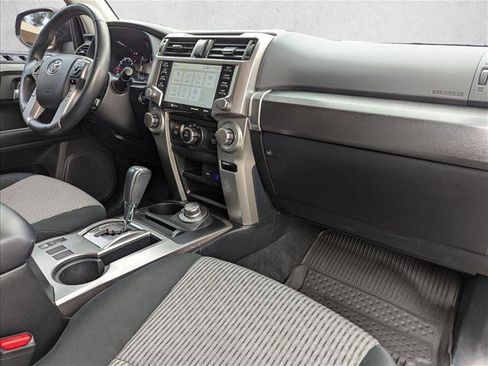 Used 2022 Toyota 4Runner SR5 AWD/4WD image 21
