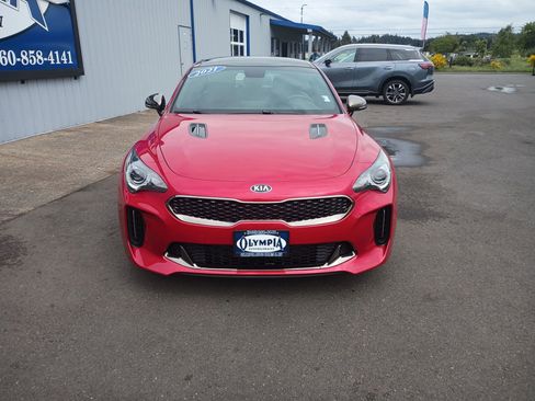 Used 2021 Kia Stinger GT-Line w/ Sun & Sound Package AWD/4WD image 2