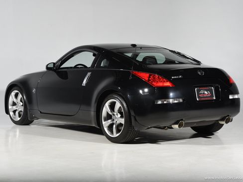 Used 2006 Nissan 350Z Touring w/ (N93) Cargo Convenience Pkg RWD image 4