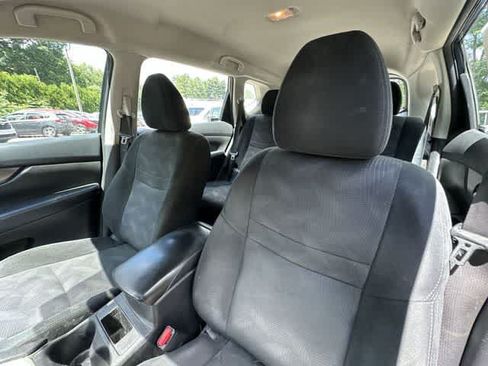 Used 2016 Nissan Rogue S AWD/4WD image 13