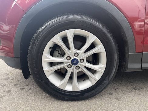 Used 2018 Ford Escape SE w/ SE Sync 3 Package FWD image 9