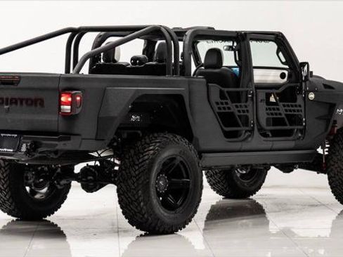 Used 2025 Jeep Gladiator Sport image 6