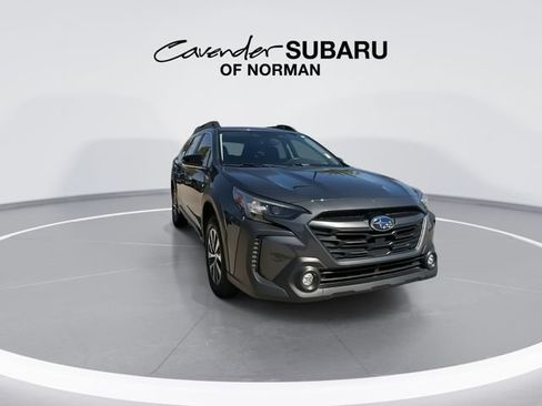 Used 2024 Subaru Outback Premium AWD/4WD image 3