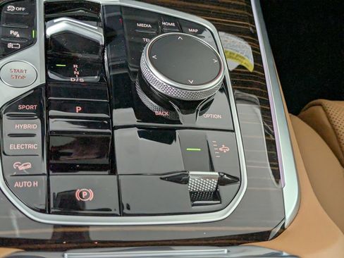 New 2026 BMW X5 xDrive50e image 30