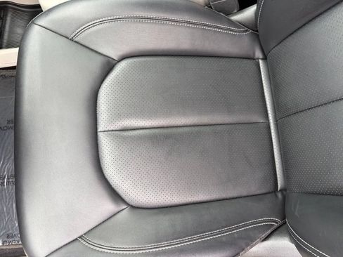 Used 2024 Chrysler Pacifica Touring-L FWD image 14