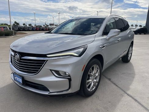 Used 2022 Buick Enclave Premium w/ Experience Buick Package image 5