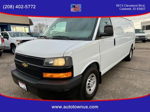 Used 2018 Chevrolet Express 3500 Extended w/ Driver Convenience Package image 1