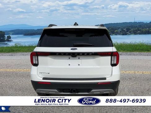New 2026 Ford Explorer Active w/ Active Comfort Package RWD image 4