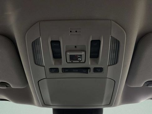 Used 2020 Toyota Highlander XLE AWD/4WD image 26