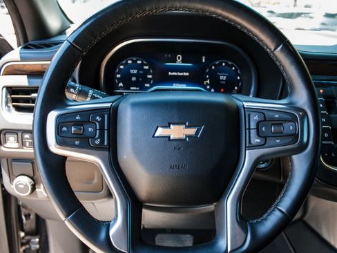 Used 2023 Chevrolet Suburban Premier RWD image 14