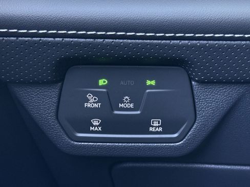 New 2025 Volkswagen Atlas SE image 17