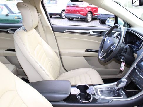 Used 2014 Ford Fusion SE w/ Equipment Group 502A FWD image 11