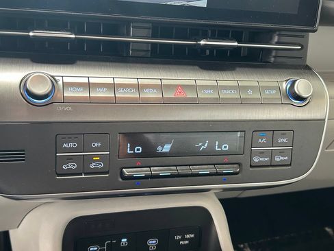 Used 2024 Hyundai Kona SEL FWD image 19