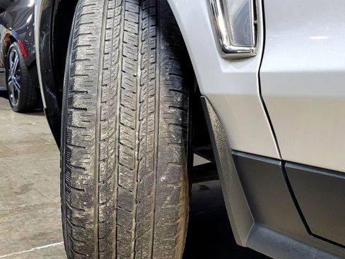 Used 2015 Cadillac SRX Luxury w/ Driver Awareness Package image 47