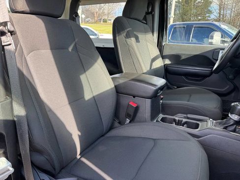Used 2019 Jeep Wrangler Sport AWD/4WD image 11