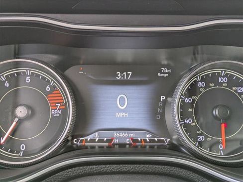 Used 2019 Jeep Cherokee Limited image 11