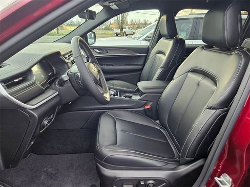 New 2025 Jeep Grand Cherokee L Limited w/ Trailer Tow Package image 14