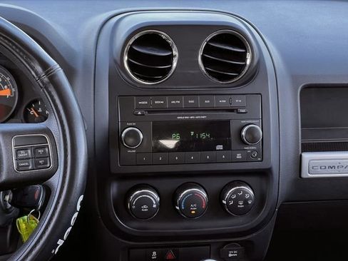 Used 2015 Jeep Compass Sport w/ Power Value Group image 17