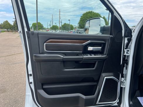 Used 2022 RAM 2500 Laramie AWD/4WD image 17