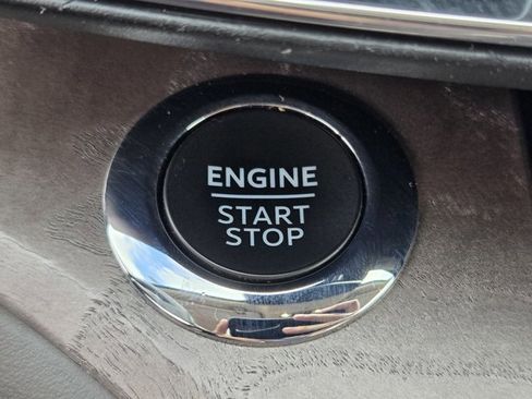 Certified 2022 Ford Explorer Platinum w/ Equipment Group 601A image 18