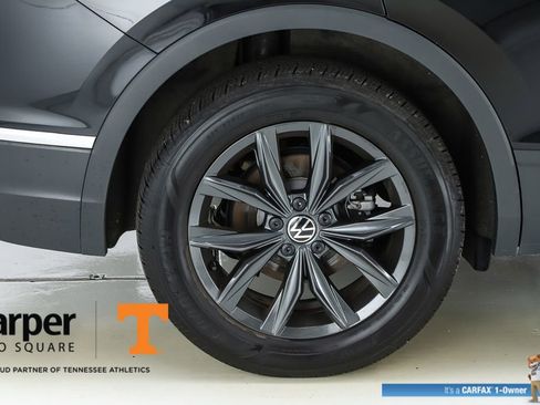 Used 2024 Volkswagen Tiguan SE image 50