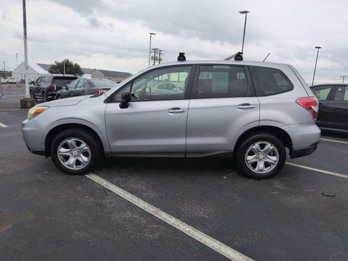 Used 2014 Subaru Forester 2.5i AWD/4WD image 2