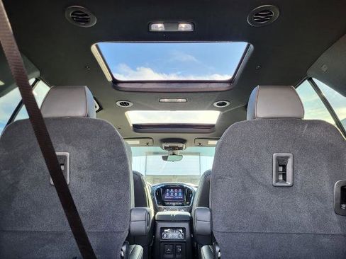 Used 2023 Chevrolet Traverse High Country image 36