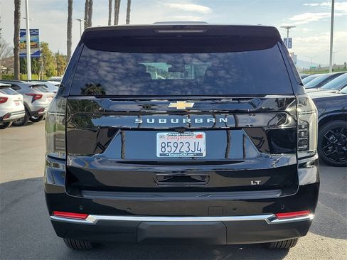Used 2026 Chevrolet Suburban LT w/ Comfort Package image 24
