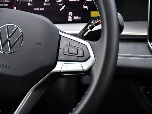 New 2026 Volkswagen Tiguan SE FWD image 22