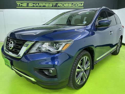 Used 2018 Nissan Pathfinder Platinum w/ Cargo Package image 5