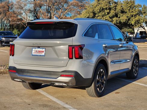 Used 2025 Kia Sorento S w/ Panoramic Sunroof Package image 6