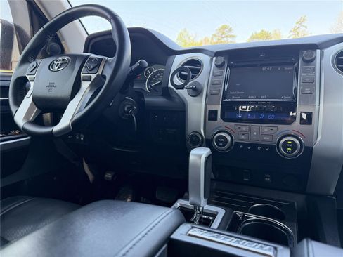 Used 2017 Toyota Tundra Platinum AWD/4WD image 3