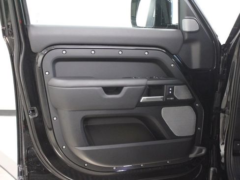 Certified 2024 Land Rover Defender 130 V8 image 17