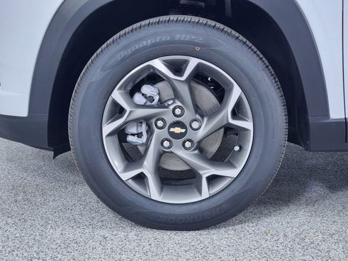 New 2026 Chevrolet Trax LT w/ Driver Confidence Package image 13