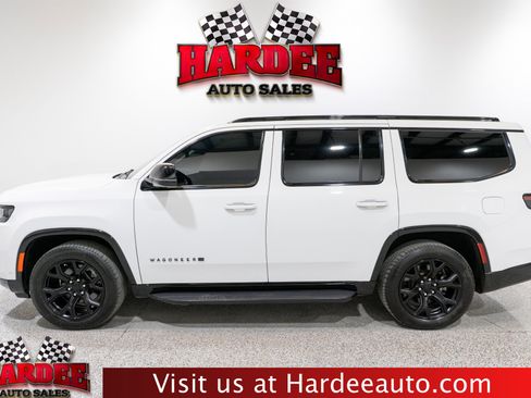 Used 2024 Jeep Wagoneer Series II image 1