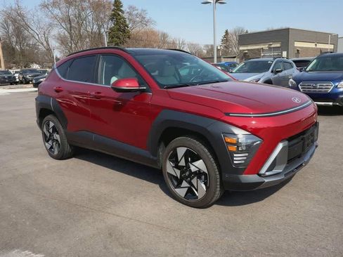Used 2025 Hyundai Kona Limited image 2